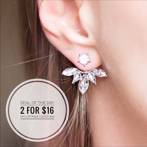 Jewelry - 🛍NEW⚡️ “Diamond” stud earrings
